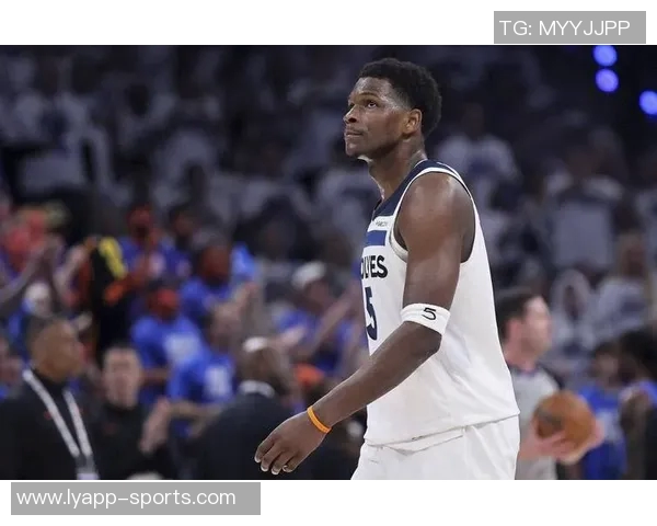 兰德尔盛赞爱德华兹超越期待认为他是一位真诚可靠的非凡球员